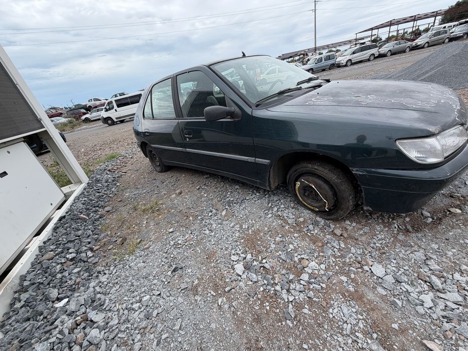Peugeot 306 1.4 бензин 1997г. НА ЧАСТИ