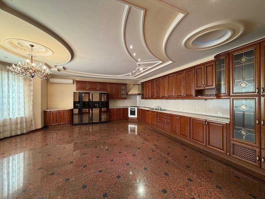 «GABUS»
метро Ойбек, Les Ailes
9/5/8
Площадь: 566 м²