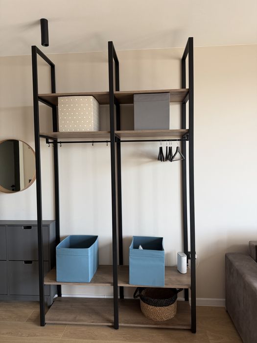 Отворен гардероб с етажерки 2 модела