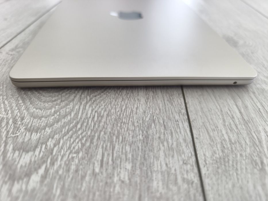 Macbook Air M4 2025 Argintiu  16Gb, 256Gb, garanție producător 17 Luni, impecabil, nefolosit, baterie 100%