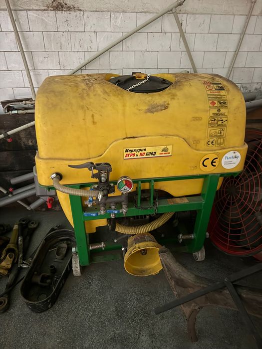 Продавам навесна пръскачка 200 литра – почти нова