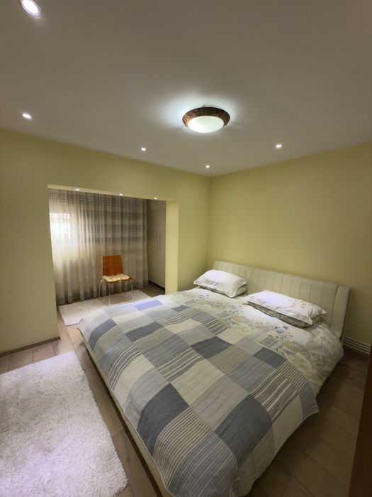 Inchiriez apartament 3 camere