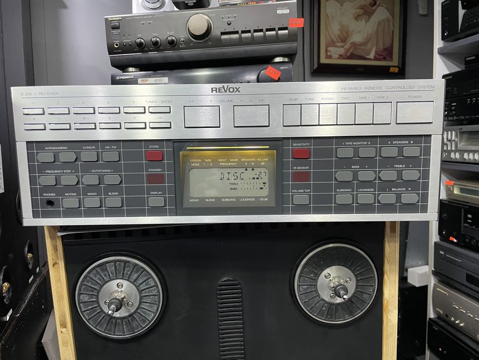 Revox B 285 compact disc player