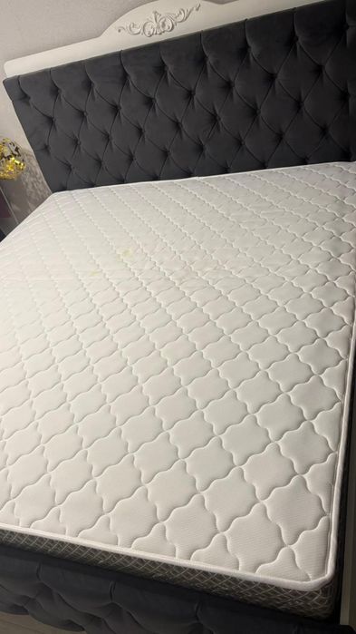 Двухспальная кровать