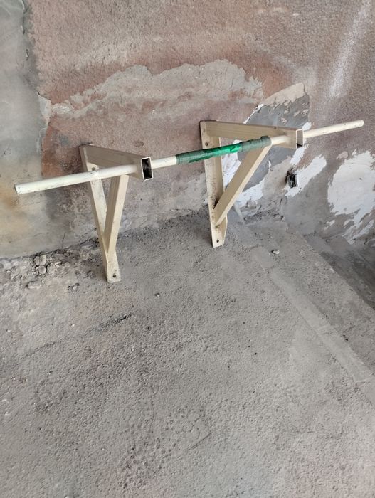 Турник из толстого металла