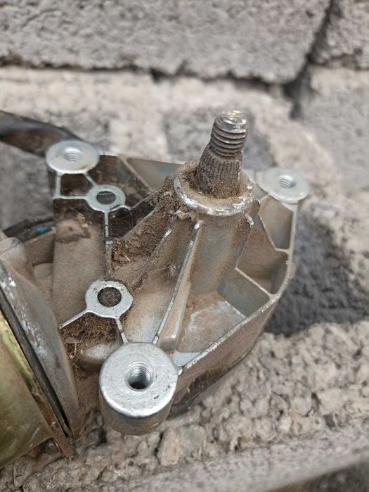 Моторчик дворников