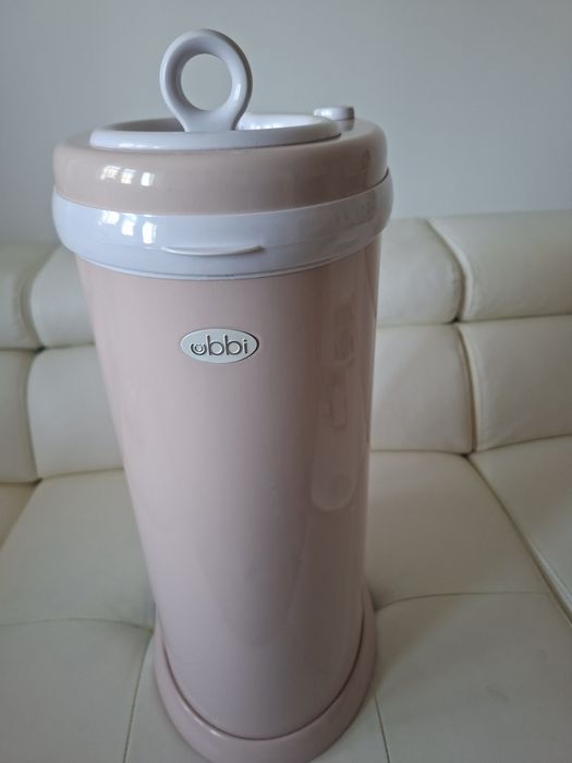 Vând cos scutece UBBI