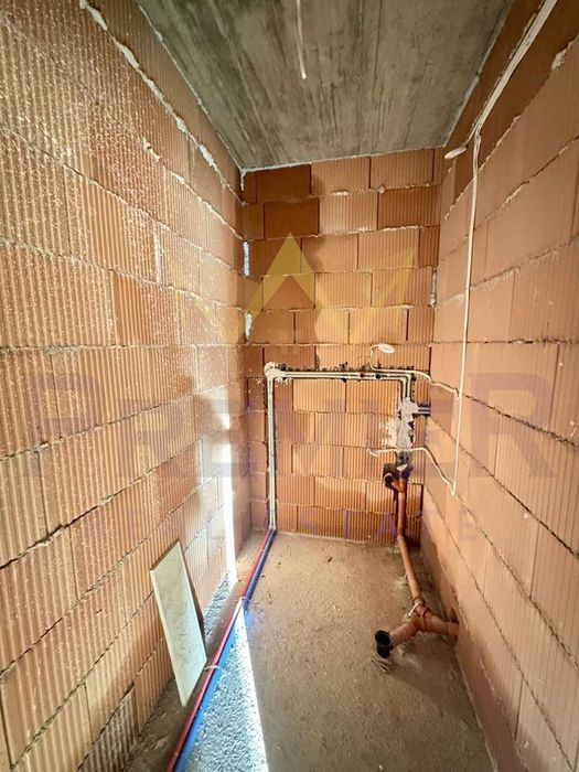 Продава се Тристаен апартамент в Варна, Левски - 102 кв.м за 1726 €/кв.м - Снимка #7