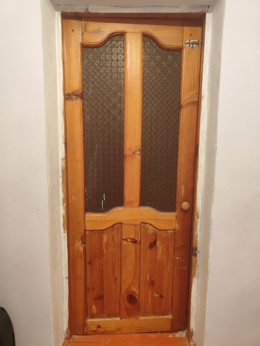 Есік сатылады. Жақсы жағдайда