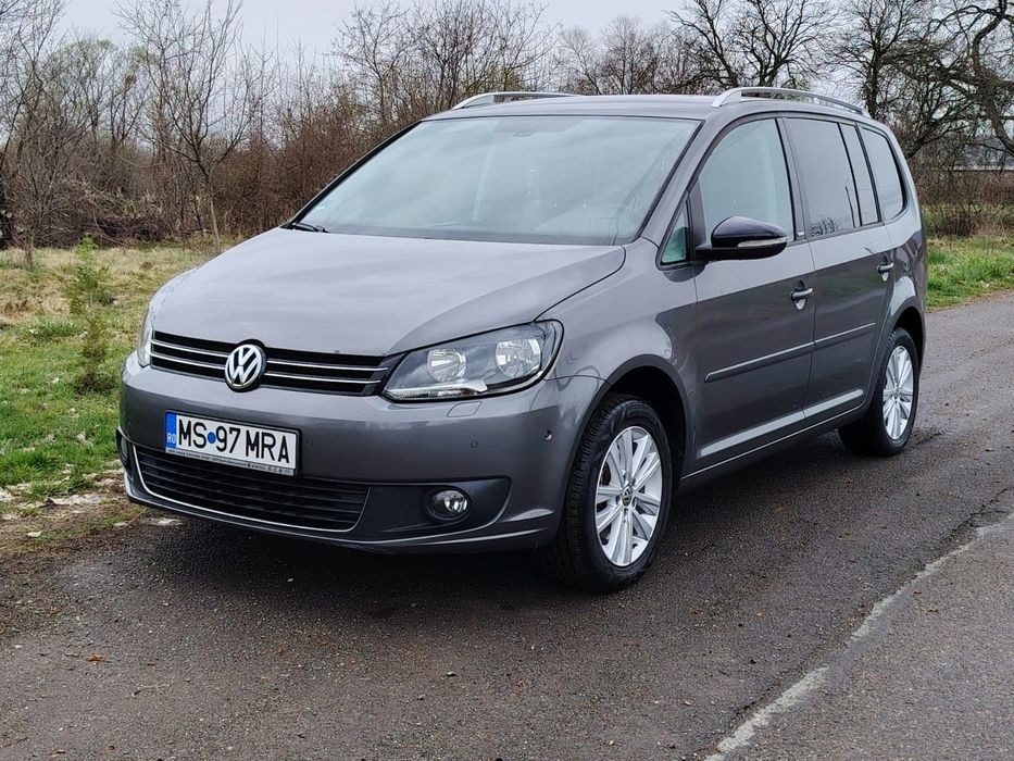 Vând VW Touran 2012