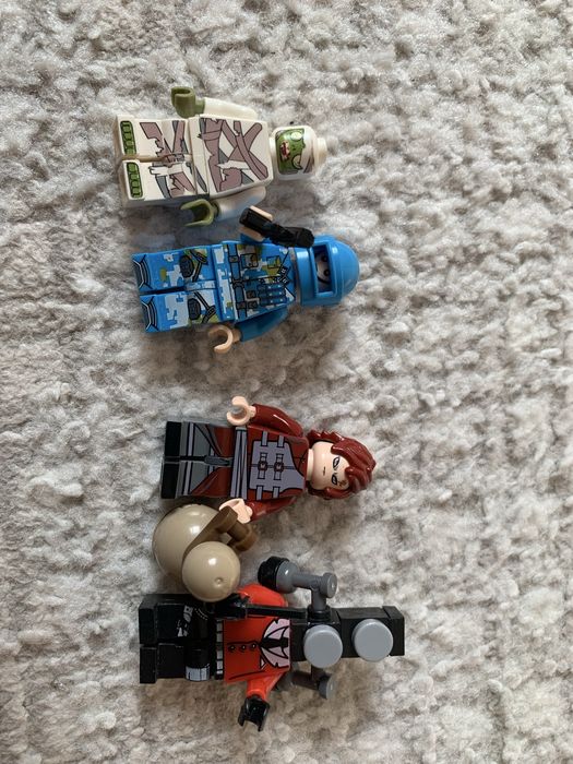 Продам фигурки лего