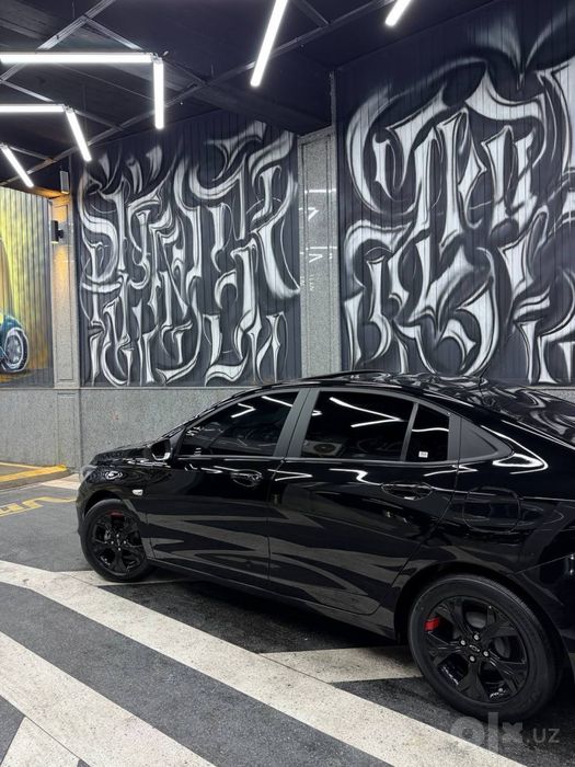Chevrolet Onix red line