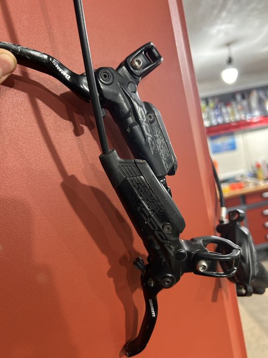 Спирачки Sram code r