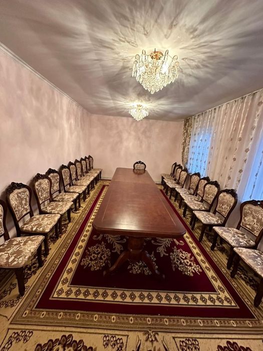 Продается стол со стульями