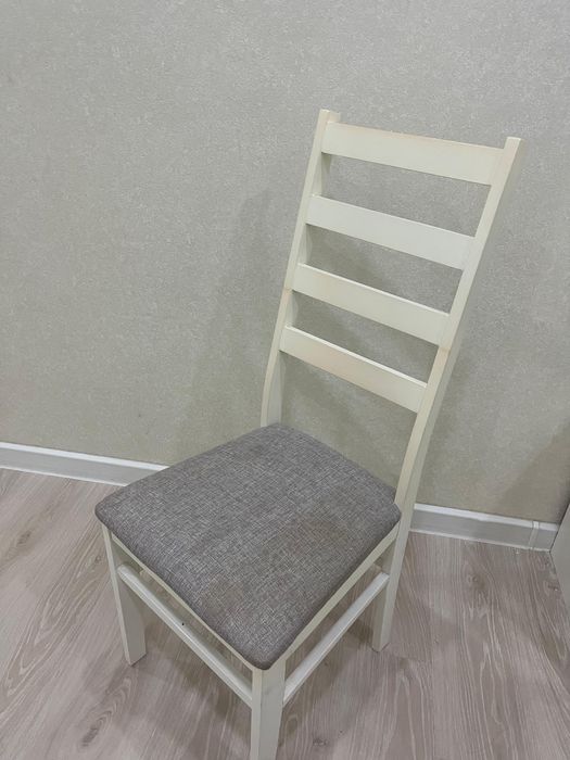 Кухняға стол сатылады орындықтарымен