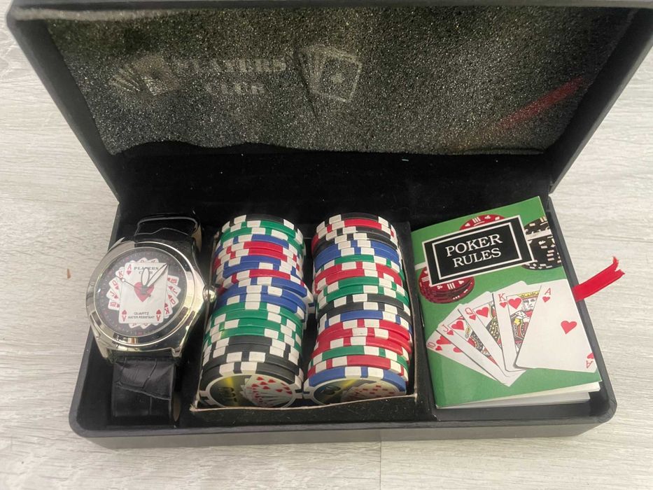 Комплект за покер Players Club в кожена кутия