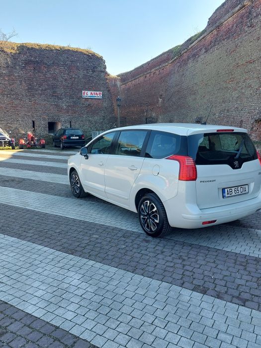 Vând Peugeot 5008  7 locuri