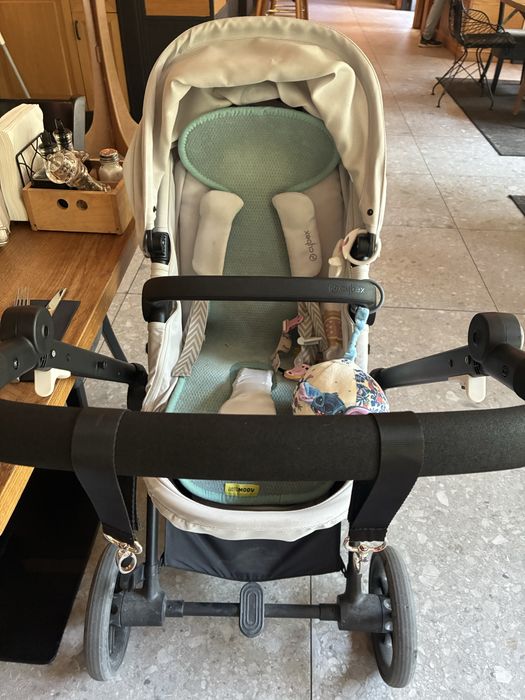 Сива количка Cybex 3 в 1