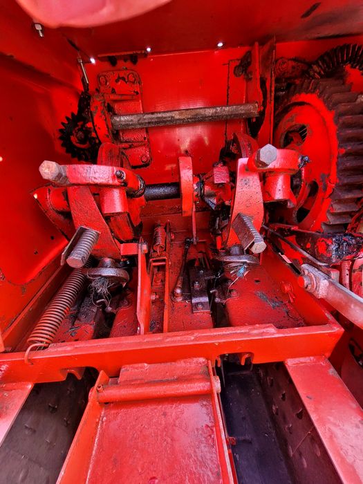 Пресс-подборщик Вельгер ар52