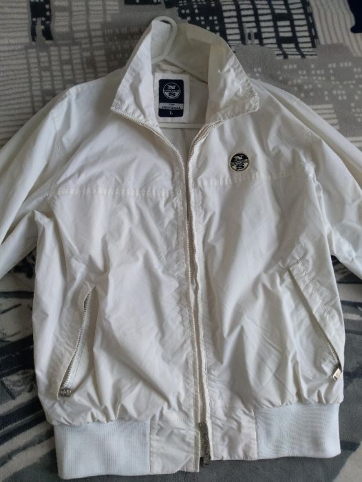 Vand geaca Fashion de calitate noua, produs de import Italia.Mar.L