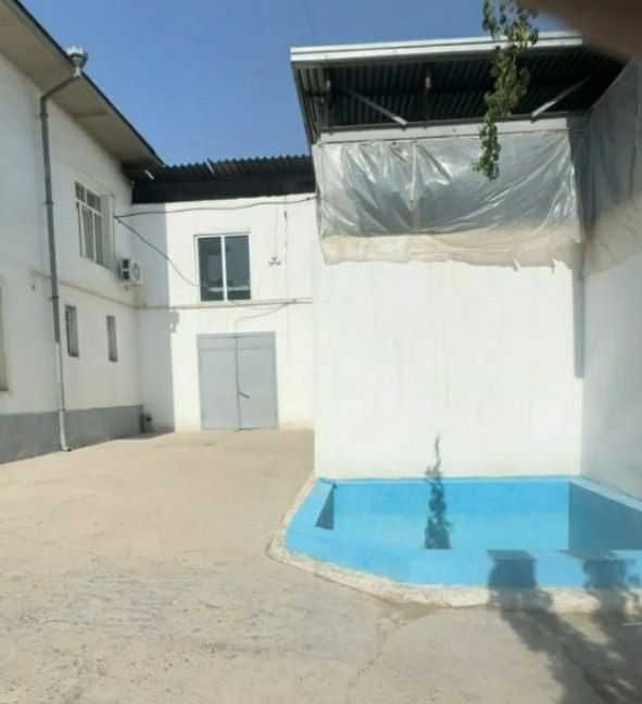 Продаётся 2 200 м² производственная база.