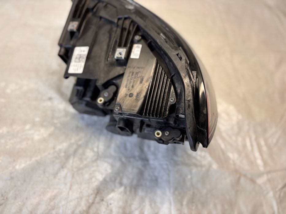 Volkswagen T6 десен фар LED