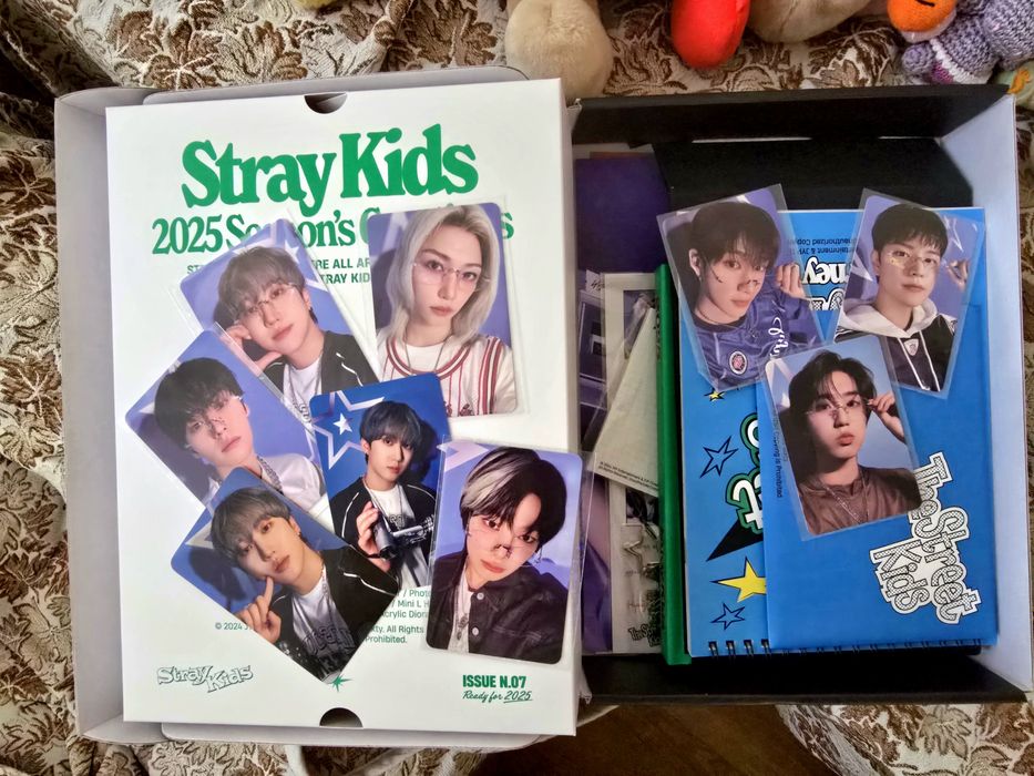 SKZ STRAY KIDS Season's Greetings + Списания и фотокнига