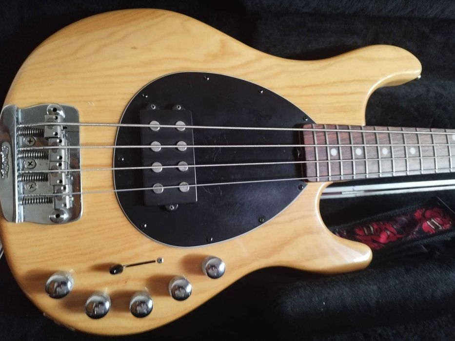 Ernie Ball MusicMan Sterling 4H Bass (made in USA) with piezo