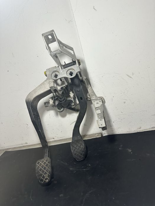 Pod pedalier Volkswagen Vw Passat B5.5 1.9 TDI AVF AWX 2.0 BGW