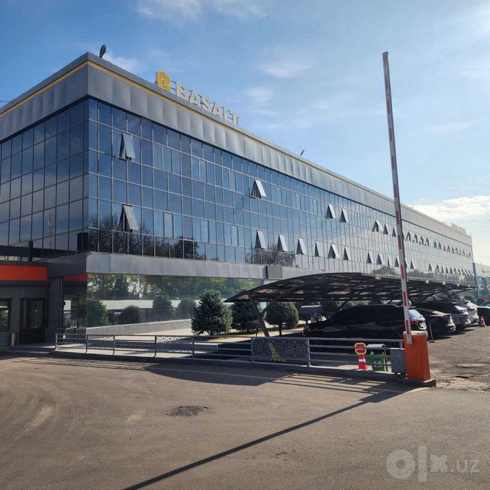 Ресторан или студия 1 200 кв.м. крыша ВАЗ ЦЕНТР метро Сабир Рахим 50м