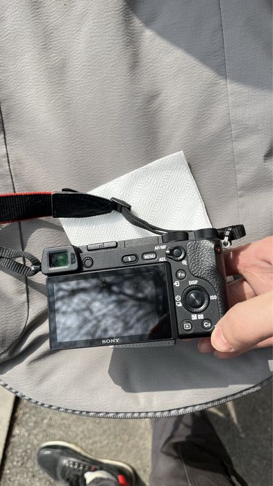 Sony A6300 в отличном состояний