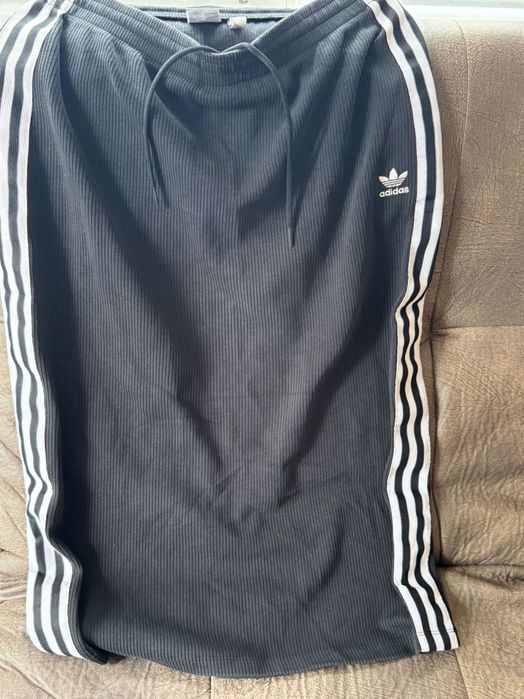 Adidas пола черна рипс