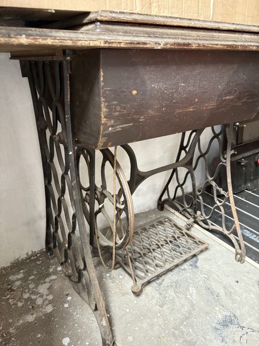 Швейная машинка старинная