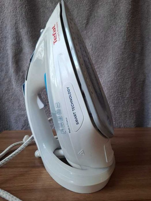 Парна ютия Tefal Smart Protect FV4970