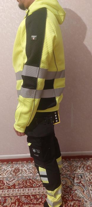Продам спец одежду брюки и кофты с капюшоном