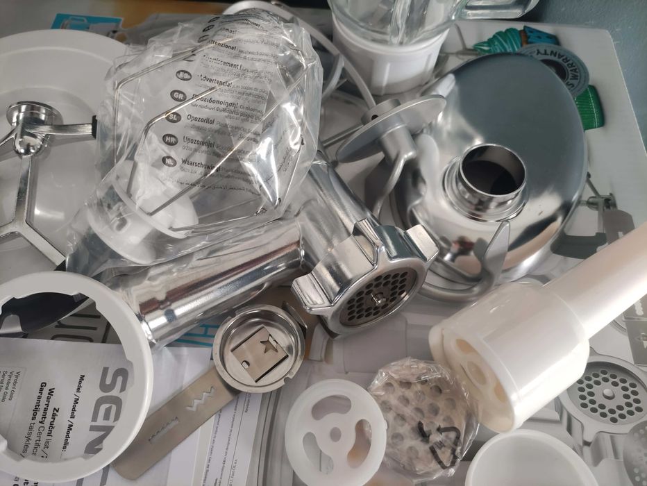 Robot de bucatarie Sencor STM 6353OR, 1000 W, 8 viteze  NOU