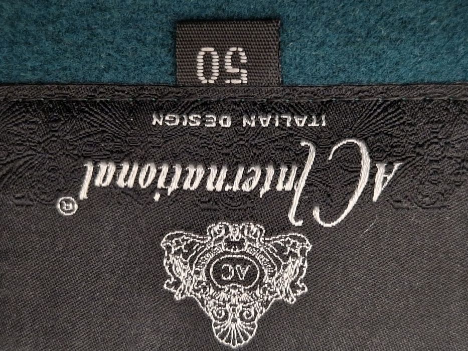 Продам новое кашемировое пальто.