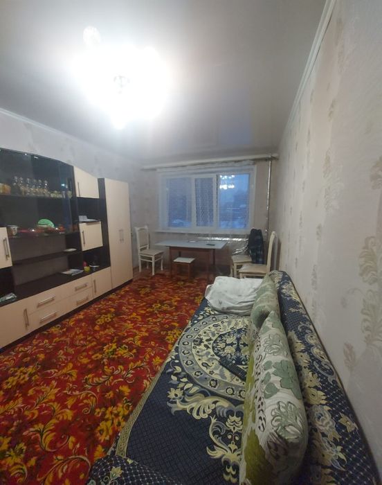 Продам двухкомнатную.   Авторынок.