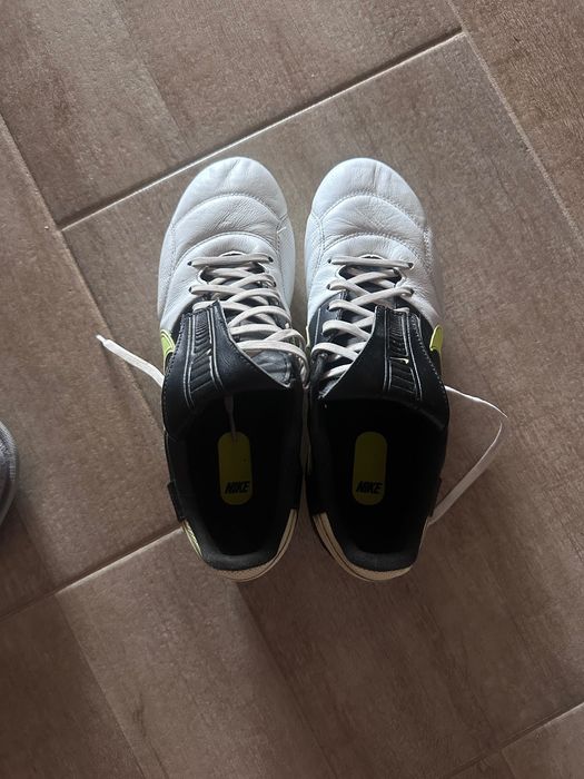 Оригинални бутонки Nike