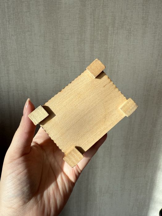 Деревянная шкатулка