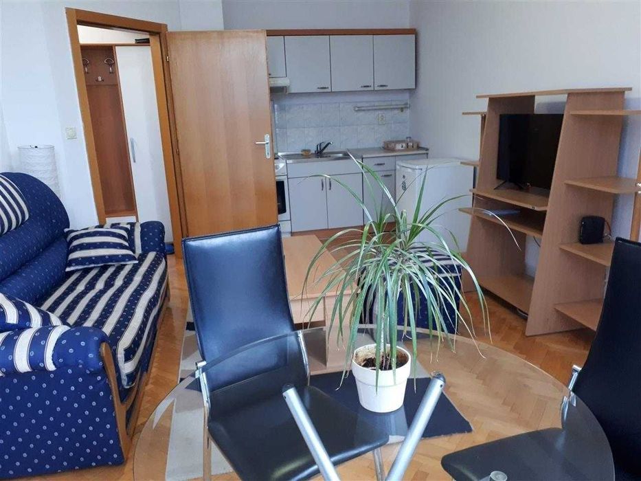 Дава се под наем Двустаен апартамент в Пловдив, Централна гара - 57 кв.м за 209.1 € - Снимка #2