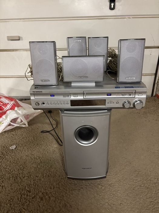 Samsung Домашно кино модел DVD-CM500