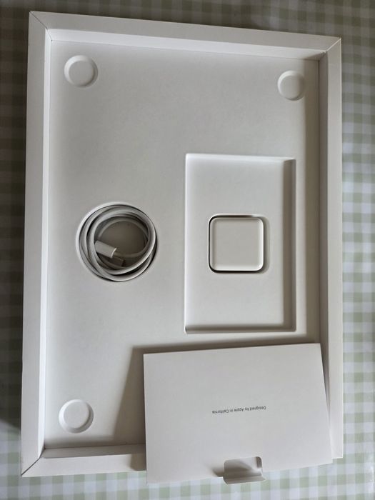 MacBook Air M2 15 (Серебристый)