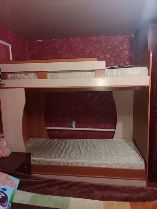 Продам 2х ярусную кровать.