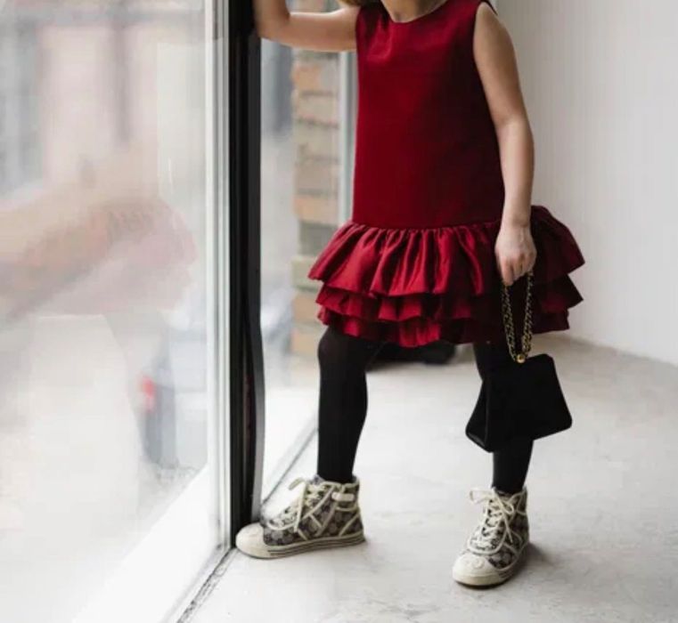 Детска рокля, като нова. 122-128