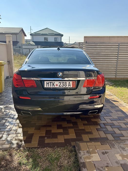 BMW Seria 7 2011 — imagine 2