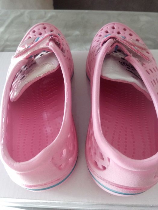 Детски  розови гумени обувки