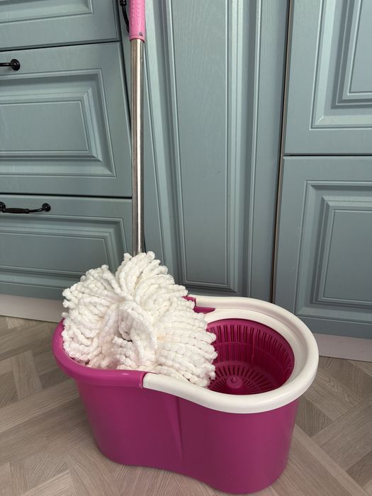 Продам ведро со шваброй.