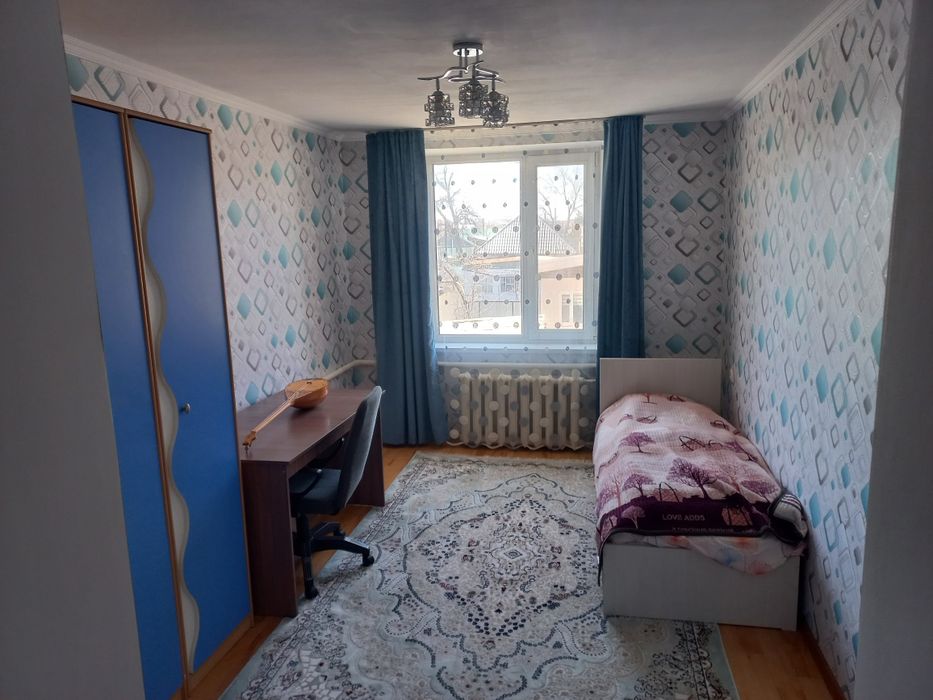 Дом двухэтажный в центре