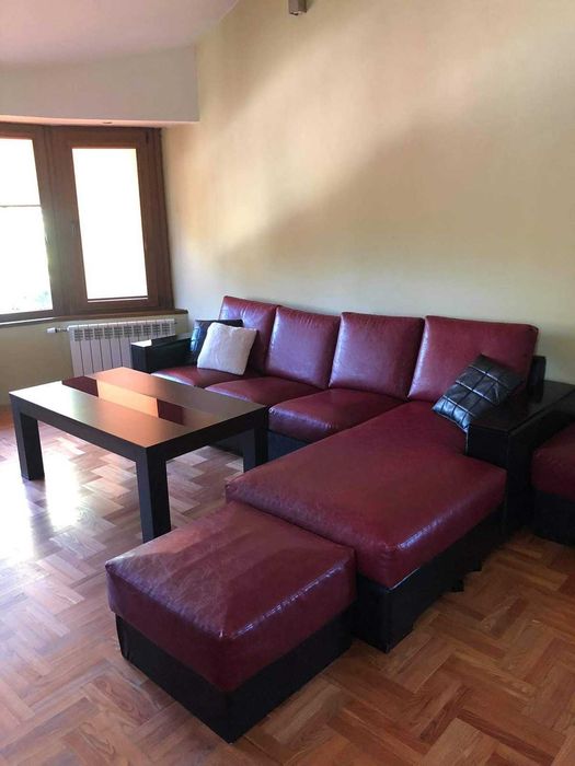 Два етажа от триетажна къща в кв. Вароша - 1500€/м2